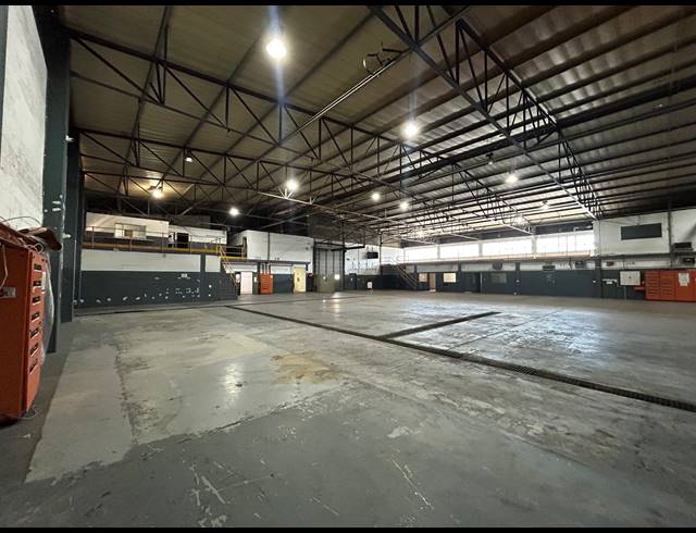 2,443M² WAREHOUSE TO LET IN EPPING INDUSTRIAL